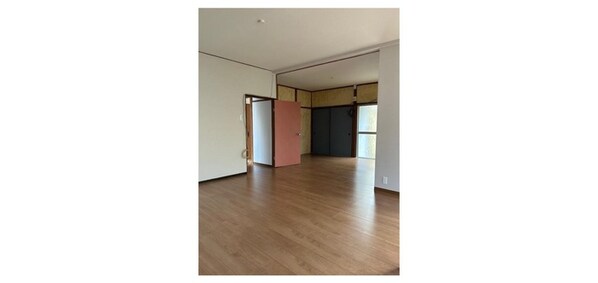 桜ヶ丘町一戸建貸家の物件内観写真